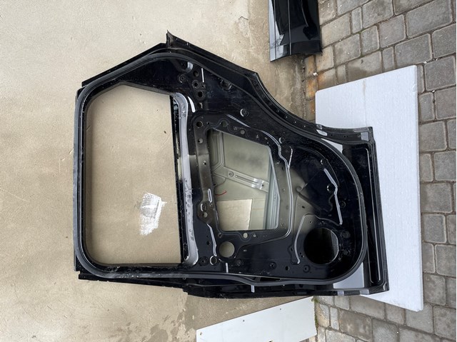 LAND ROVER LR091719 Дверь задняя правая в наличии Черкассы