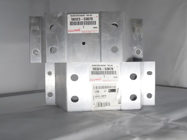TOYOTA 5832353070 в наличии Николаев
