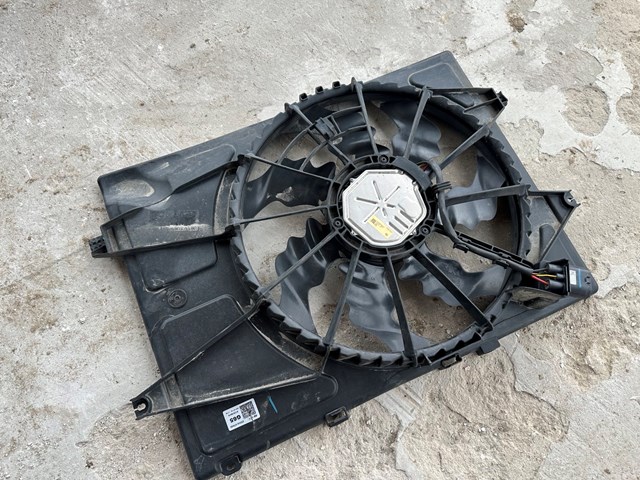 Диффузор радиатора охлаждения в сборе с мотором 25380N7600 HYUNDAI