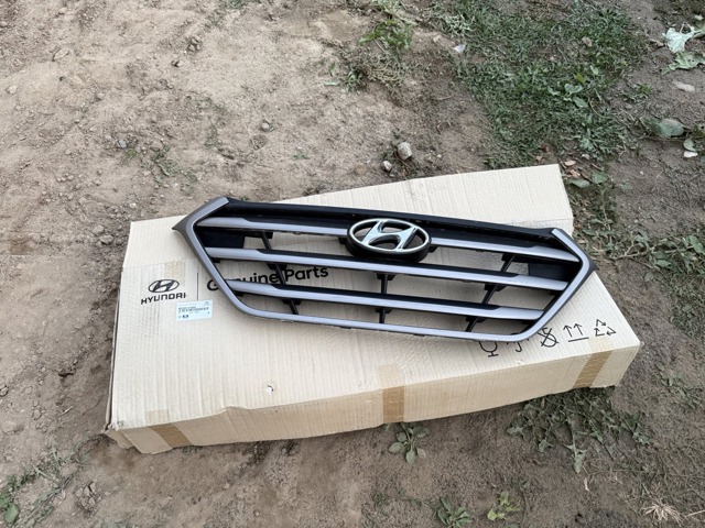 HYUNDAI 86350D7000 Решетка радиатора в наличии Полтава