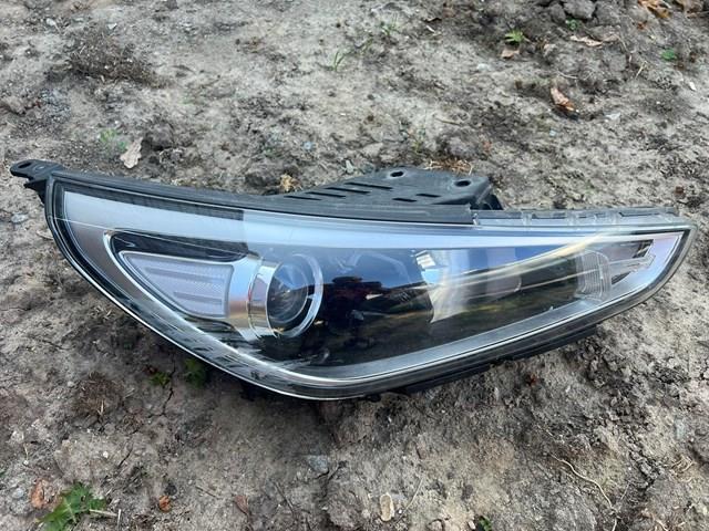 Правая блок фара 92102G4000 HYUNDAI