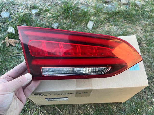 HYUNDAI 924052W600 Фонарь задний левый внутренний в наличии Павлоград