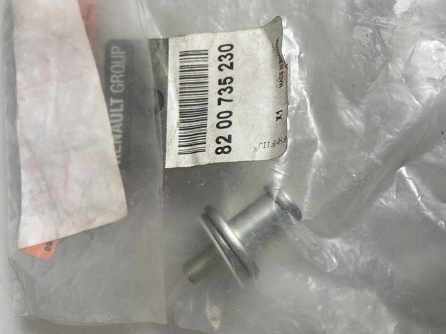 Петля-зацеп (ответная часть) замка двери передней 8200735230 RENAULT