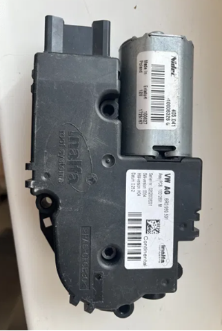 Мотор привода люка 6R0959591 VAG