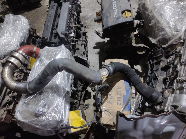 LR049696 LAND ROVER Патрубок интеркулера купить в Одесса