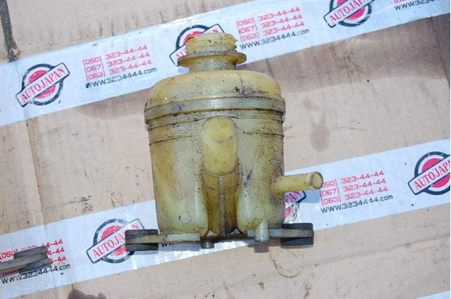 Бачки запасные (для масла) Mazda Xedos 6