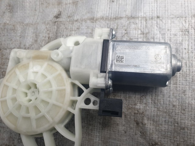 A0009065806 MERCEDES Мотор стеклоподъемника двери передней левой купить в Чернигов
