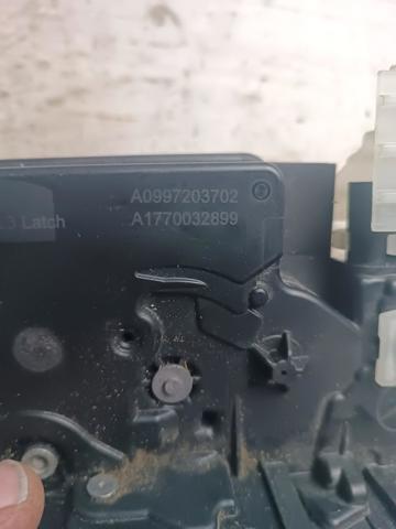 Запор кабины A0997203702 MERCEDES