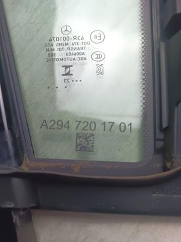 Стекло треугольное двери передней левой A2947201701 MERCEDES