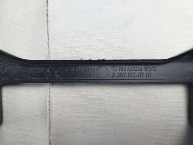 Кронштейн бампера заднего, центральный A2978856701 MERCEDES