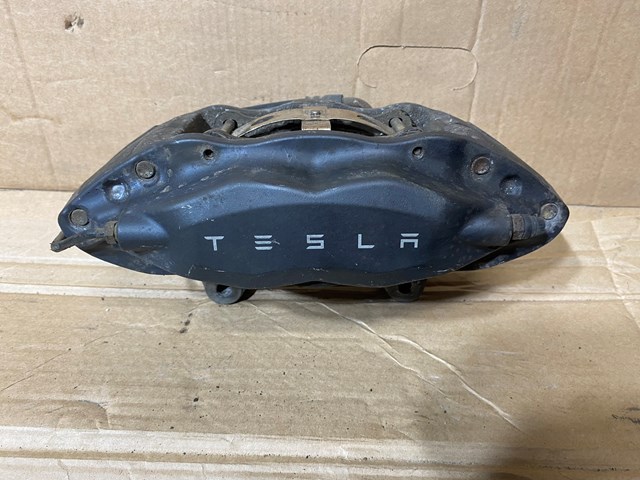 Тормозной суппорт 104264000F TESLA