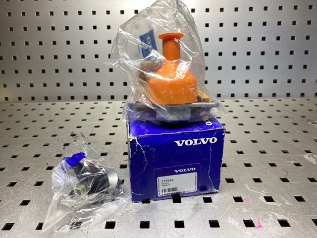 Нижняя шаровая опора Вольво 850