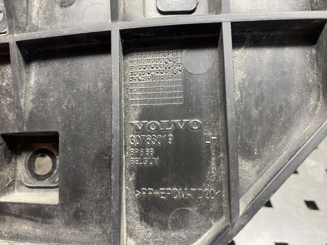 VOLVO 30763019 Кронштейн бампера заднего левый в наличии Николаев