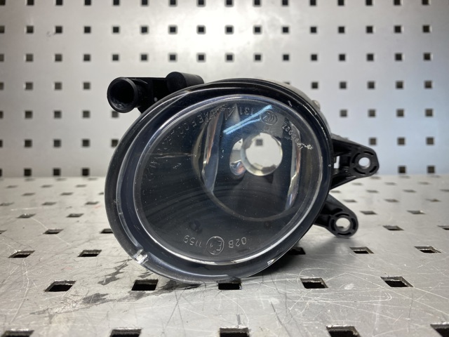 Противотуманка правая 31213176 VOLVO