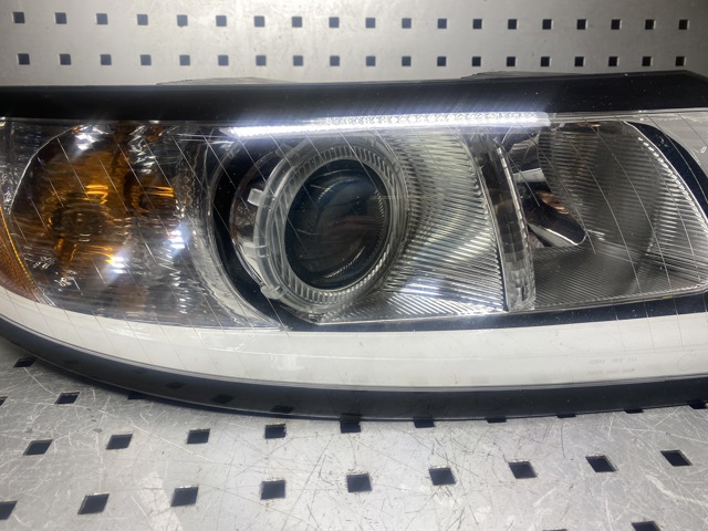 31265695 VOLVO Правая фара купить в Черкассы