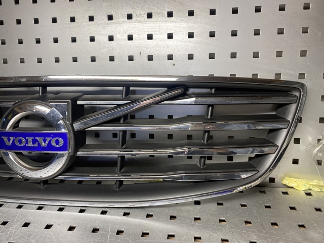 31383596 VOLVO Решетка радиатора купить в Львов
