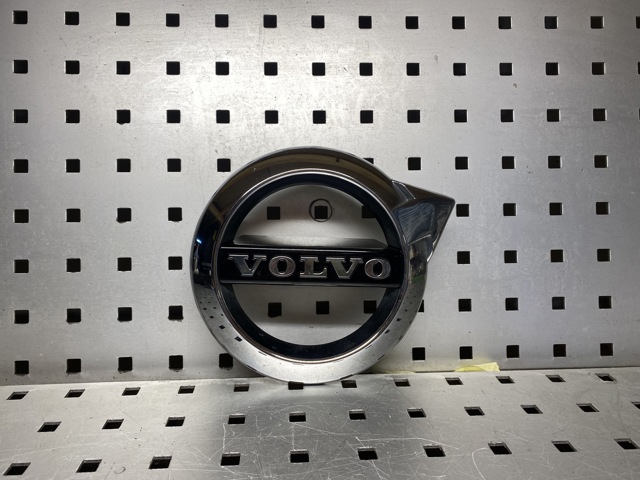 Эмблема решетки радиатора 31383645 VOLVO