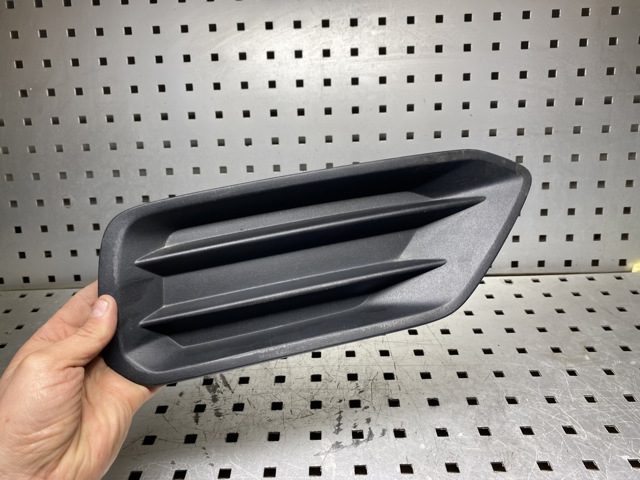 Решетка бампера переднего правая 31407950 VOLVO