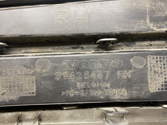 31425447 VOLVO Ободок (окантовка) фары противотуманной купить в Павлоград
