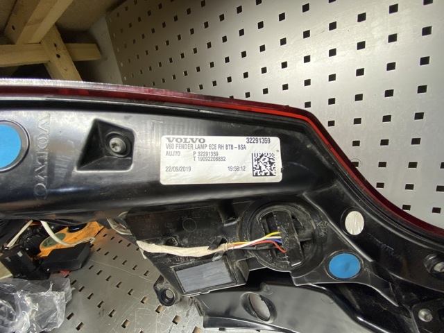 VOLVO 32291358 Фонарь задний левый внешний в наличии Сумы