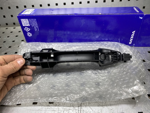 Ручка двери в сборе 39849155 VOLVO