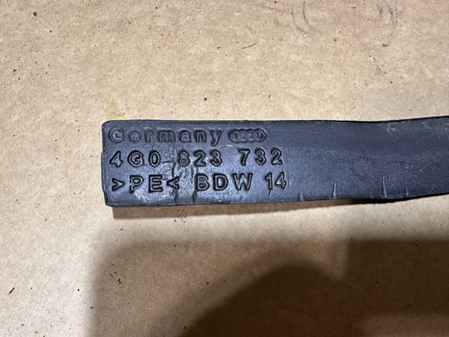 VAG 4G0823732 в наличии Кривой Рог
