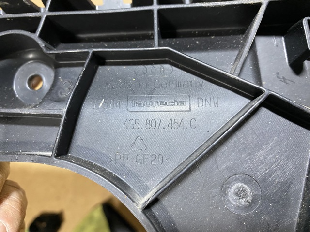 4G5807454C VAG Направляющая заднего бампера правая купить в Тернополь
