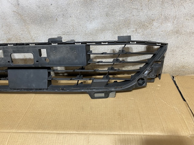 RENAULT 622541469R Решетка бампера переднего центральная в наличии Черкассы