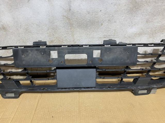 RENAULT 622541469R Решетка бампера переднего центральная в наличии Тернополь