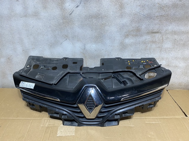 Решетка радиатора 622562901R RENAULT