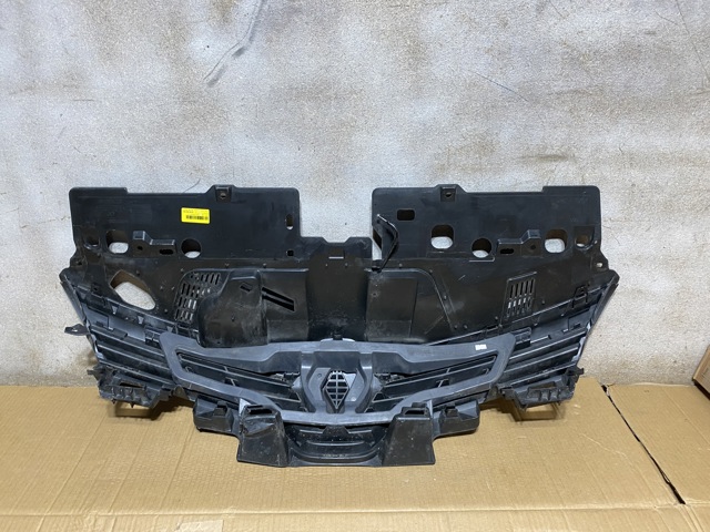 RENAULT 622562901R Решетка радиатора в наличии Сумы