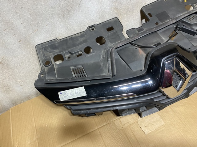 622562901R RENAULT Решетка радиатора купить в Кривой Рог