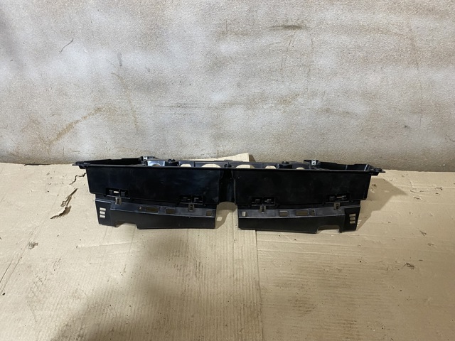 7294391 BMW Кронштейн бампера заднего центральный купить в Хмельницкий