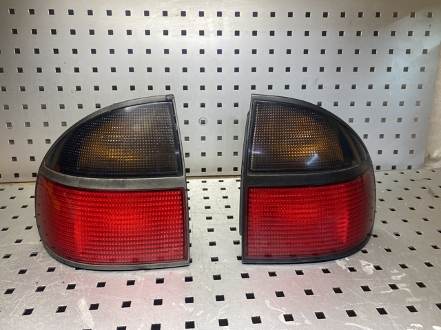 Задний правый стоп Renault Laguna I