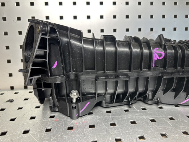 7807991 BMW Впускной коллектор купить в Чернигов