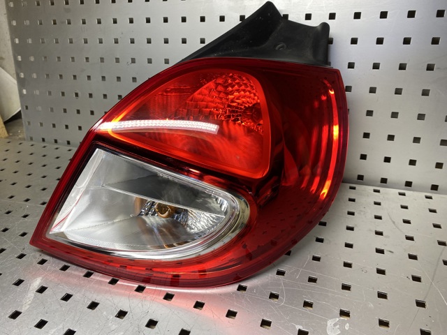 RENAULT 8200886946 Фонарь задний правый в наличии Кривой Рог