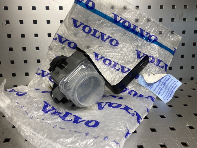 Туманка левая 8618587 VOLVO