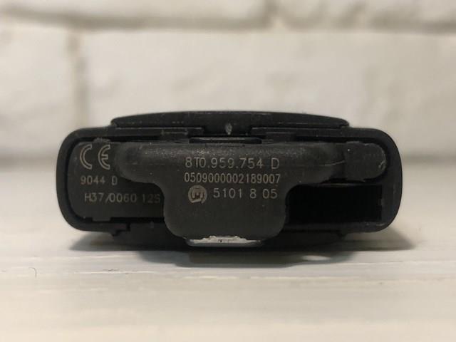 VAG 8T0959754D Ключ-заготовка в наличии Полтава