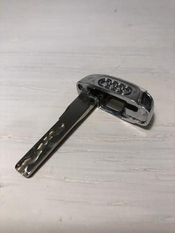 8T0959754D VAG Ключ-заготовка купить в Житомир