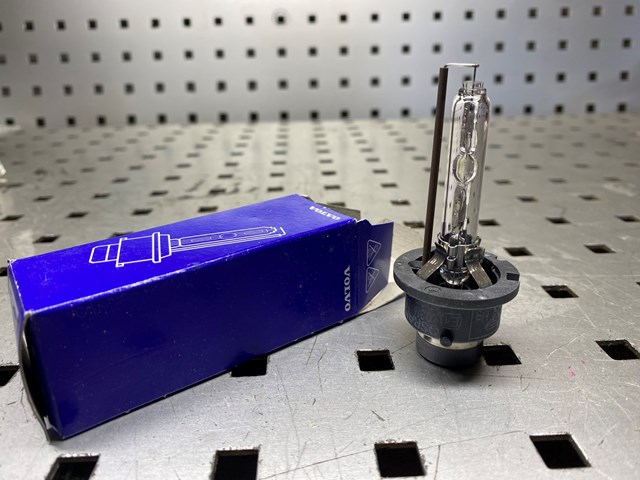 983581 Лампочка ксеноновая купить Чернигов