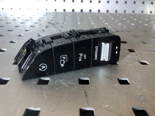 Блок кнопок центральной консоли A2139059505 MERCEDES