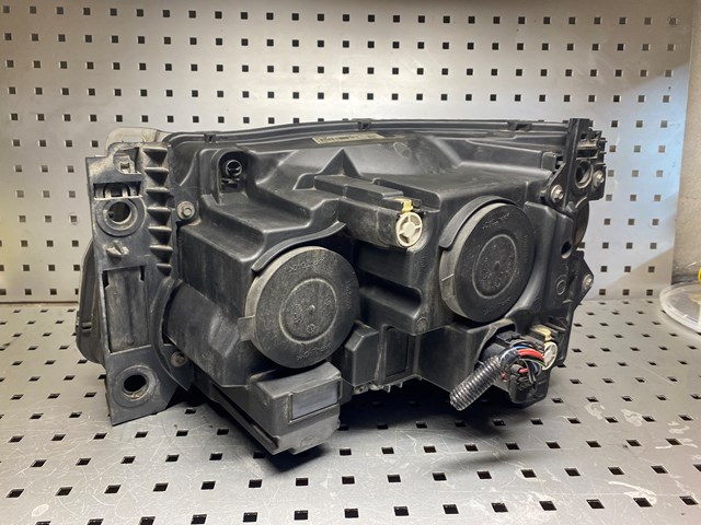 LAND ROVER CH3213W029BA Фара правая в наличии Сумы