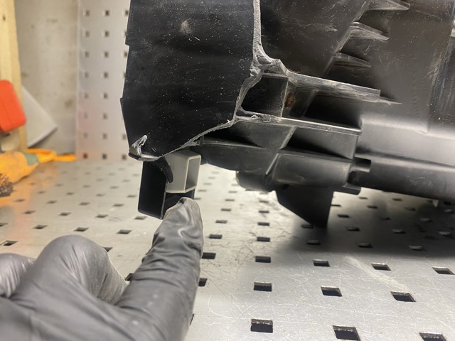 KD5451030G MAZDA Правая фара купить в Кривой Рог