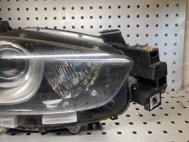 MAZDA KD5451030G Правая фара в наличии Ужгород