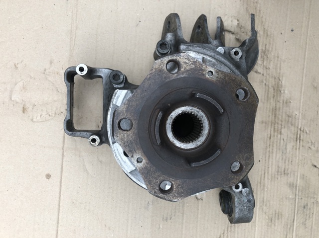 PORSCHE 971505435E Цапфа задняя левая в наличии Запорожье