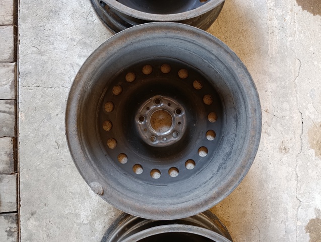 RENAULT 403008837R Диски колесные стальные (штампованные) в наличии Винница
