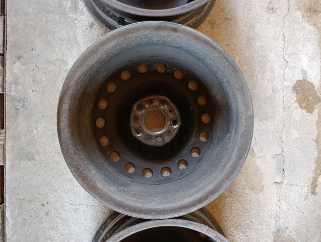 RENAULT 403008837R Диски колесные стальные (штампованные) в наличии Харьков