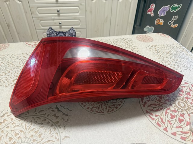 Фонарь задний правый 8R0945094 VAG