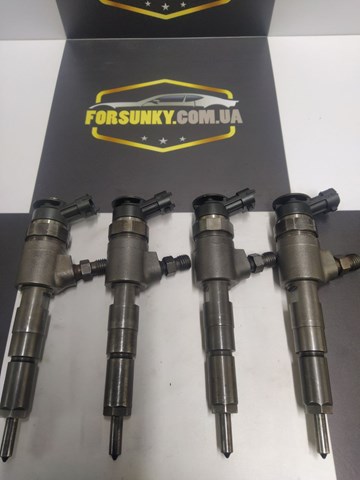 Клапанная форсунка 0445110135 PEUGEOT