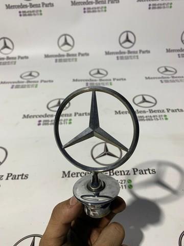 MERCEDES 2108800186 Эмблема капота в наличии Павлоград